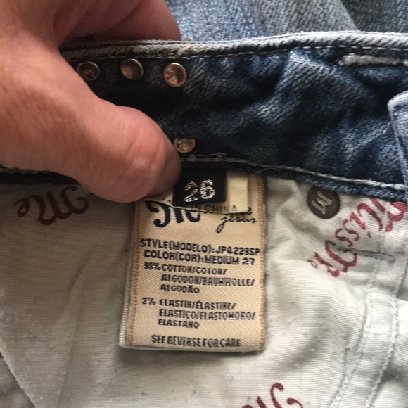 3/$15 😎 Miss Me Special Edition Cowhide Jeans Shortened 26 - Picture 5 of 8